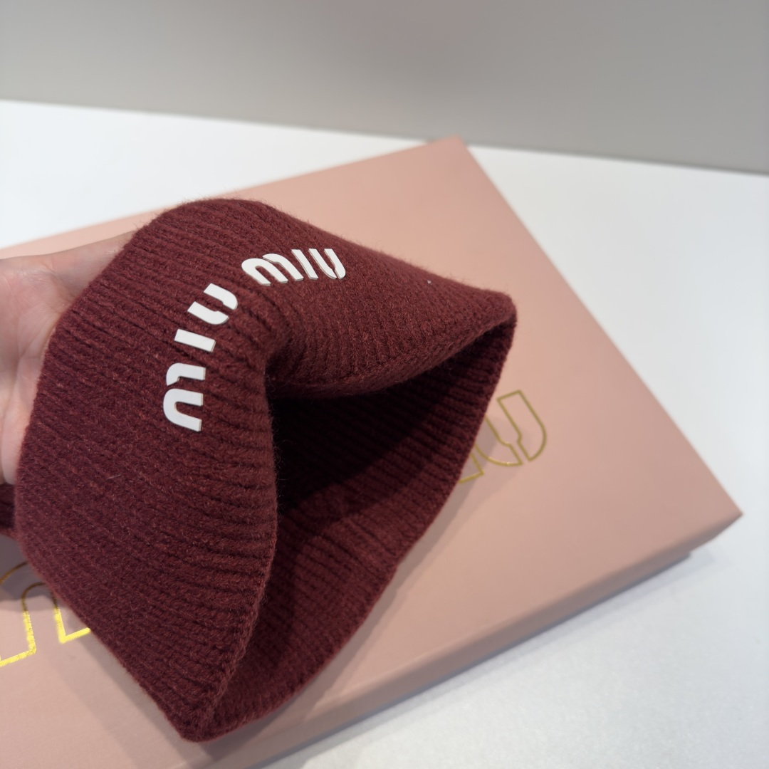 谬谬miumiu 原单春夏新款毛线帽，订制，原版做工细致质量超赞！