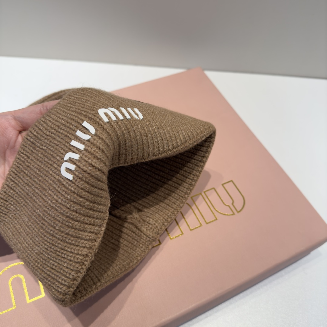 谬谬miumiu 原单春夏新款毛线帽，订制，原版做工细致质量超赞！