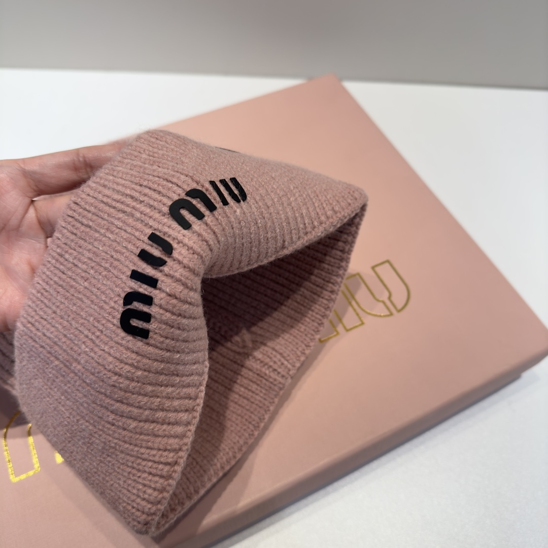 谬谬miumiu 原单春夏新款毛线帽，订制，原版做工细致质量超赞！