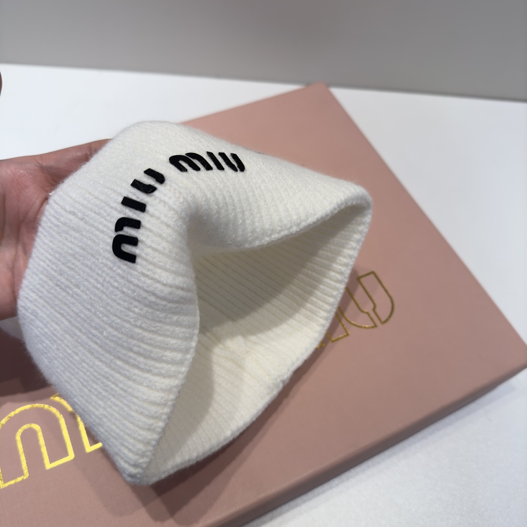 谬谬miumiu 原单春夏新款毛线帽，订制，原版做工细致质量超赞！