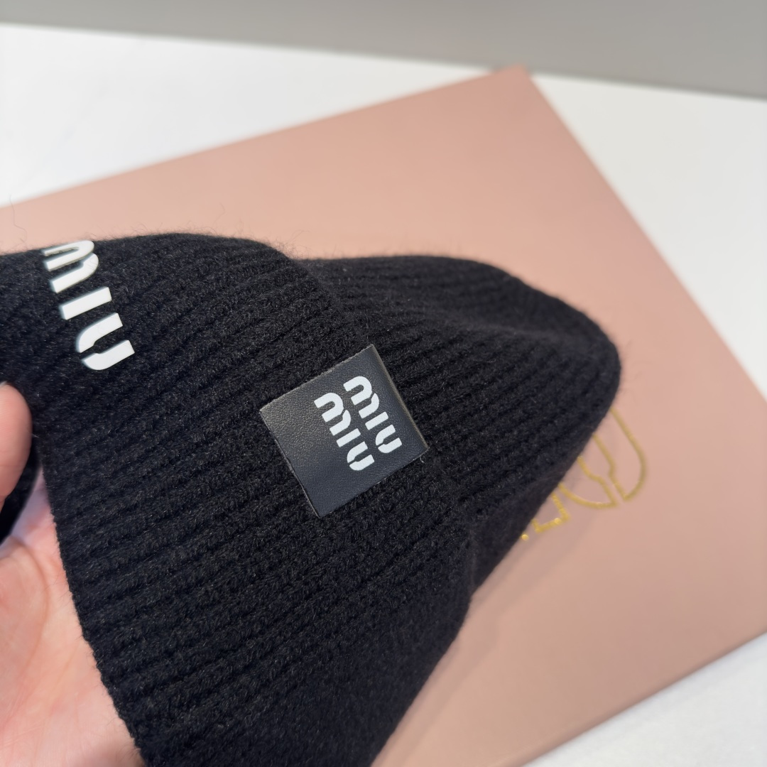 谬谬miumiu 原单春夏新款毛线帽，订制，原版做工细致质量超赞！