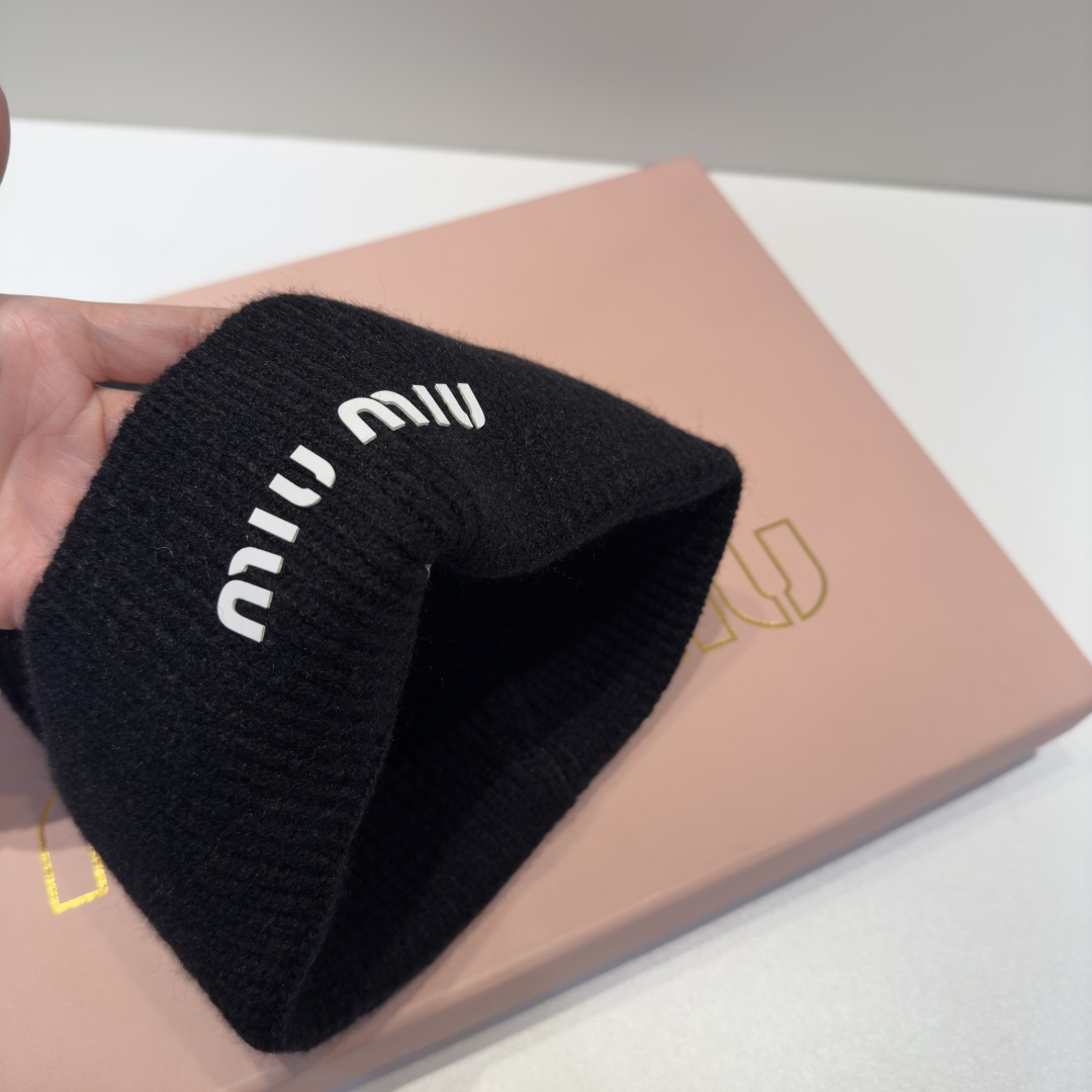 谬谬miumiu 原单春夏新款毛线帽，订制，原版做工细致质量超赞！