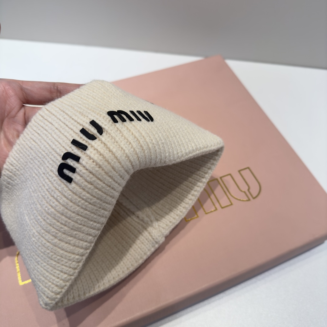 谬谬miumiu 原单春夏新款毛线帽，订制，原版做工细致质量超赞！