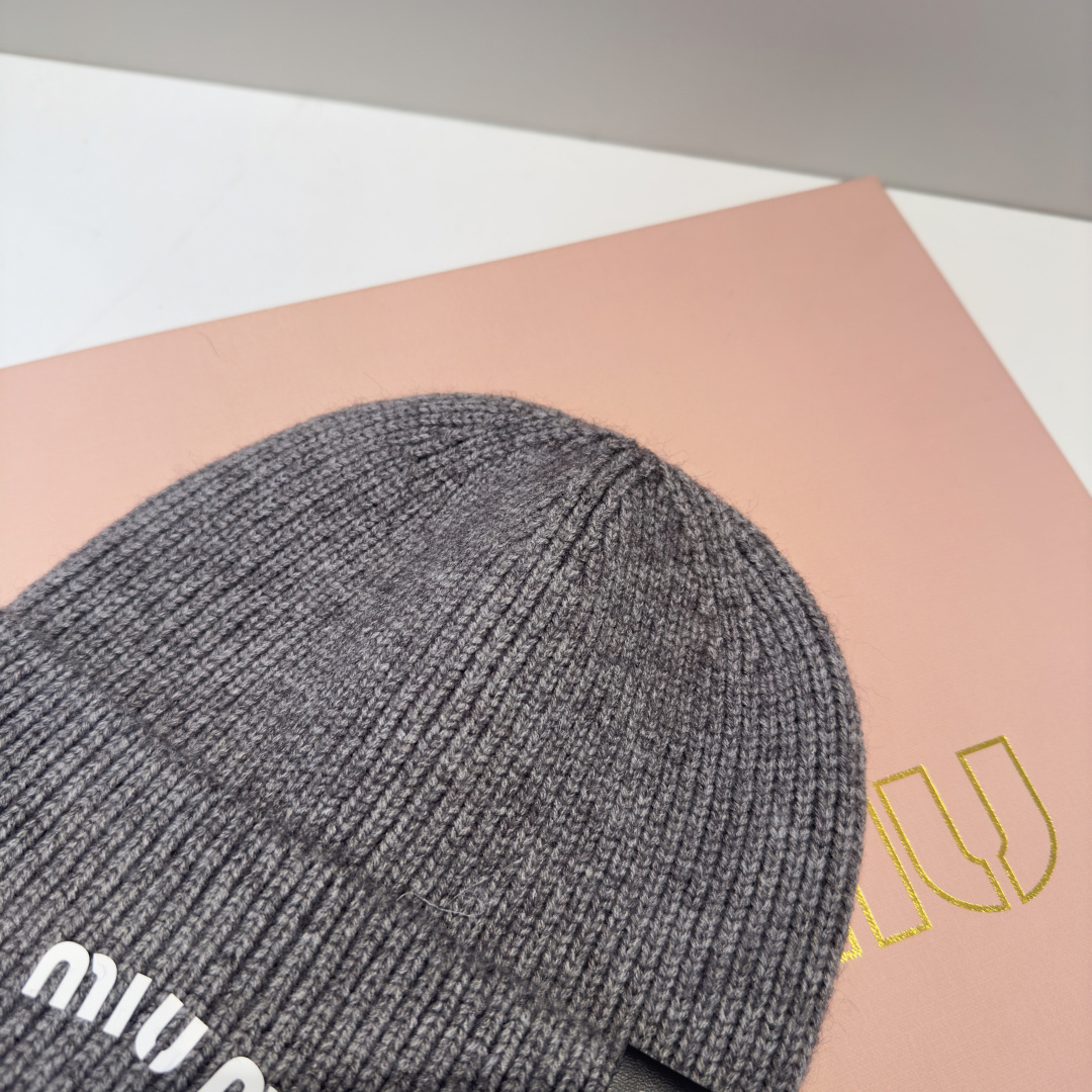 谬谬miumiu 原单春夏新款毛线帽，订制，原版做工细致质量超赞！