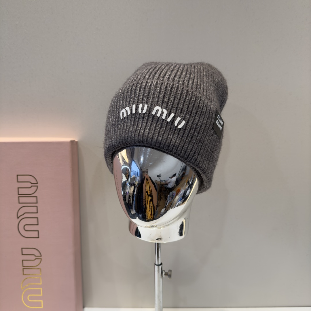 谬谬miumiu 原单春夏新款毛线帽，订制，原版做工细致质量超赞！
