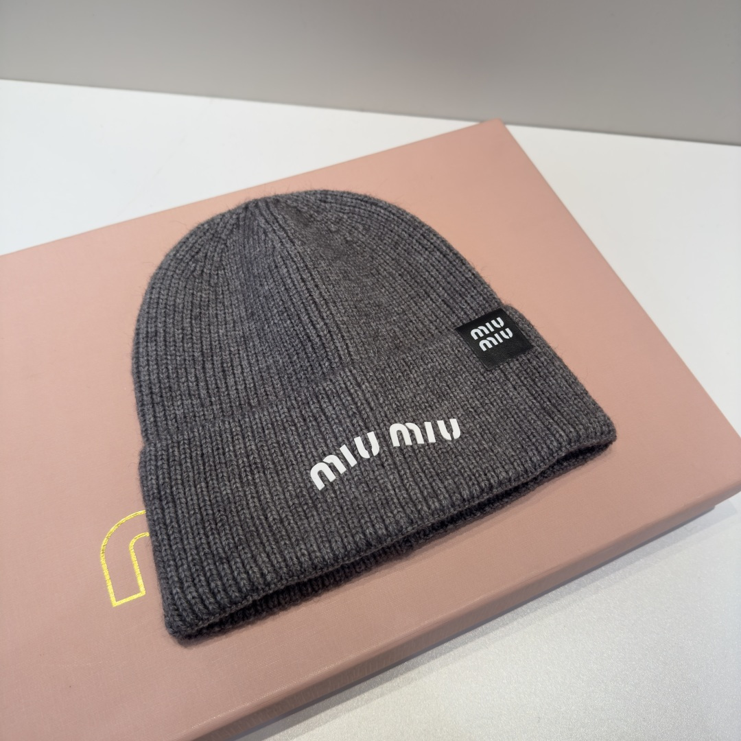 谬谬miumiu 原单春夏新款毛线帽，订制，原版做工细致质量超赞！