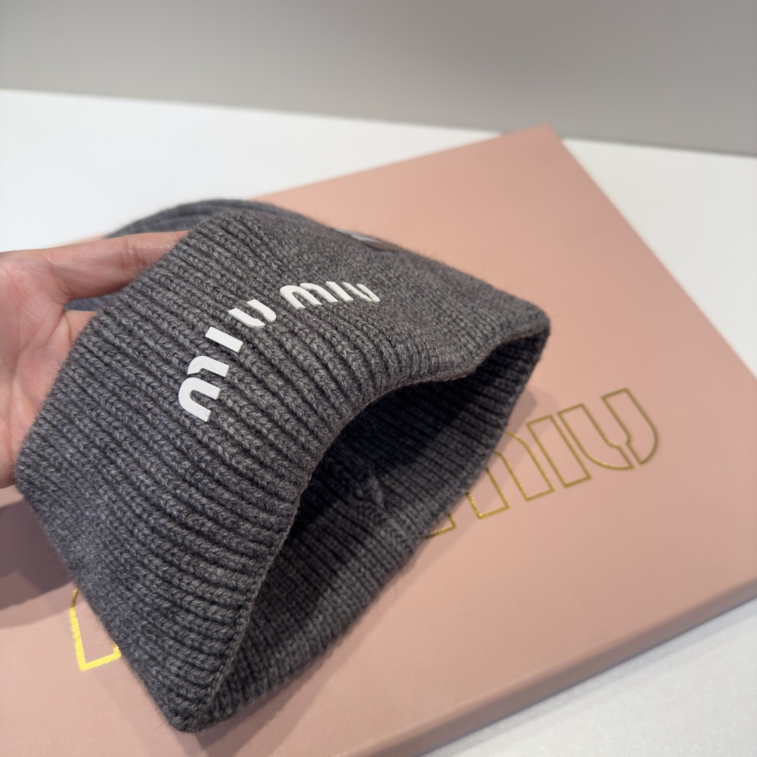 谬谬miumiu 原单春夏新款毛线帽，订制，原版做工细致质量超赞！