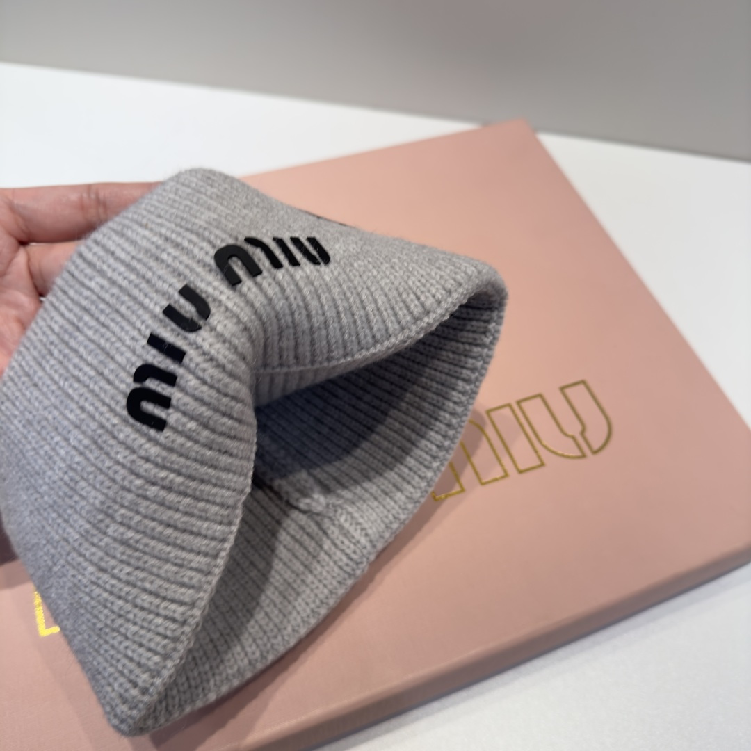 谬谬miumiu 原单春夏新款毛线帽，订制，原版做工细致质量超赞！