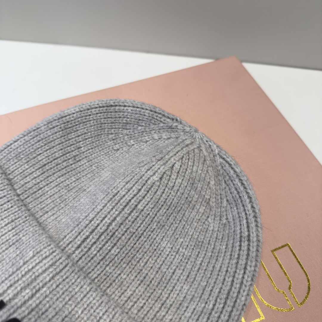 谬谬miumiu 原单春夏新款毛线帽，订制，原版做工细致质量超赞！