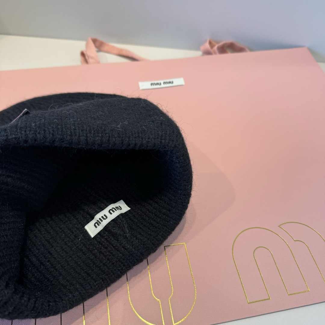 谬谬miumiu 原单春夏新款毛线帽，订制，原版做工细致质量超赞！
