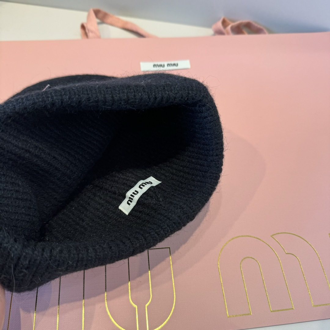 谬谬miumiu 原单春夏新款毛线帽，订制，原版做工细致质量超赞！