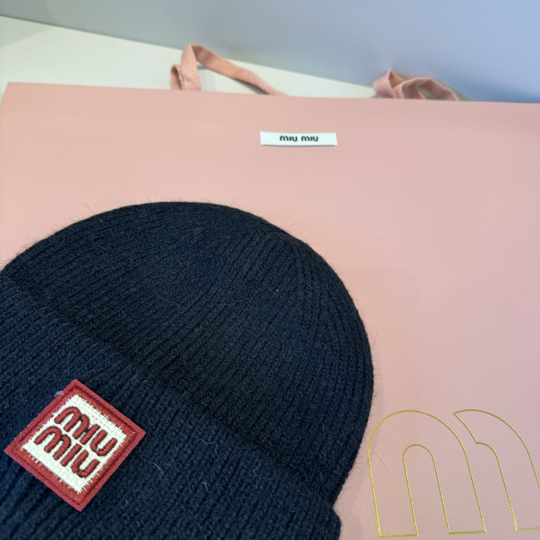 谬谬miumiu 原单春夏新款毛线帽，订制，原版做工细致质量超赞！