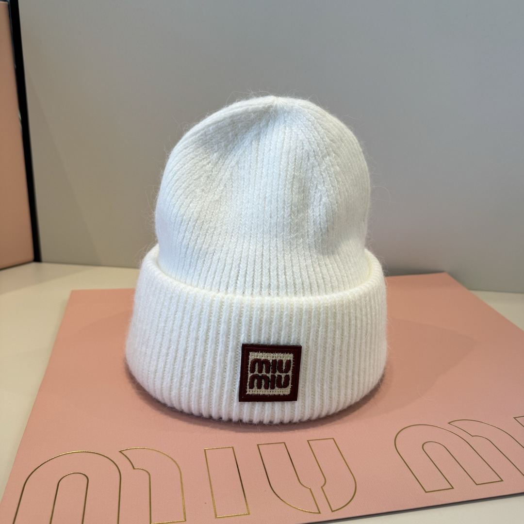 NO:643380,Miumiu original spring and summer new style woolen hat, customized, the original workmanship is meticulous and the quality is great!  Hats bucket hat, baseball cap, knitted hat, hat, miumiu, espadrilles, hats19860909谬谬miumiu 原单春夏新款毛线帽,订制,原版做工细致质量超赞！帽子渔夫帽棒球帽针织帽,帽子,miumiu,espadrilles,hats,hat