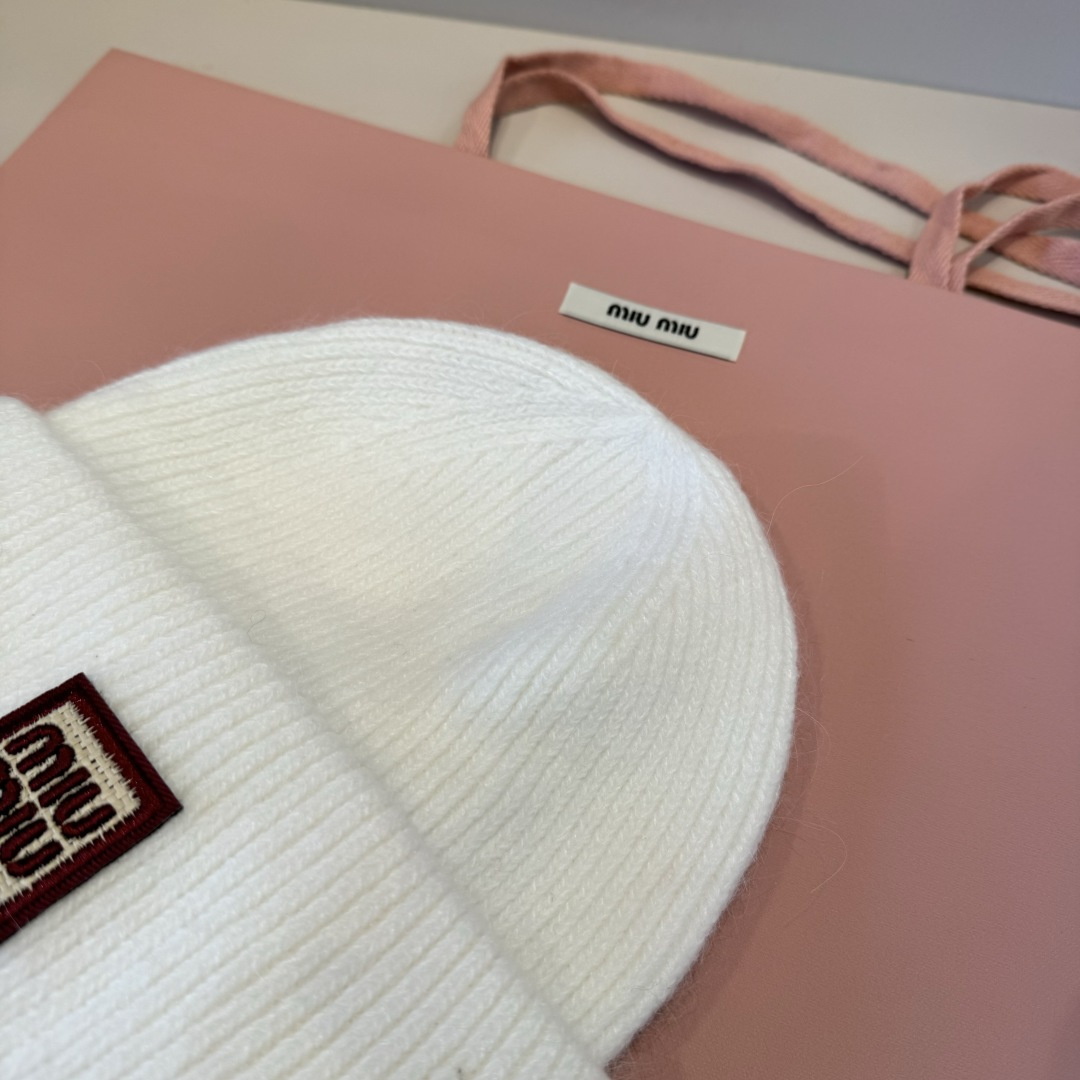 谬谬miumiu 原单春夏新款毛线帽，订制，原版做工细致质量超赞！