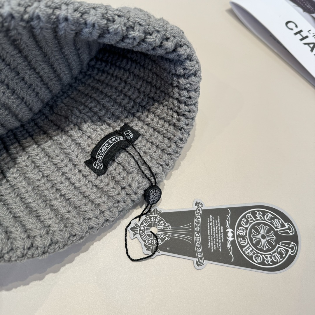 p55 克罗心最新毛线帽 时尚前卫的休闲设计风格，戴上头就是这样好看看哦，做工精细，男女同款！