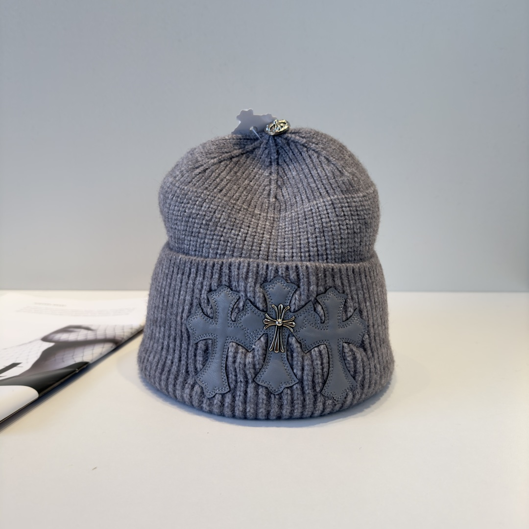 NO:587766,Kroxin's latest woolen hat has a fashionable and avant-garde casual design style. It looks great when you put it on your head. It is made with fine workmanship and is the same style for men and women!  Hats, bucket hats, baseball caps, knitted hats, hats, chrome hearts, espadrilles, hats19860909克罗心最新毛线帽 时尚前卫的休闲设计风格,戴上头就是这样好看看哦,做工精细,男女同款！帽子渔夫帽棒球帽针织帽,帽子,chrome hearts,espadrilles,hats,hat
