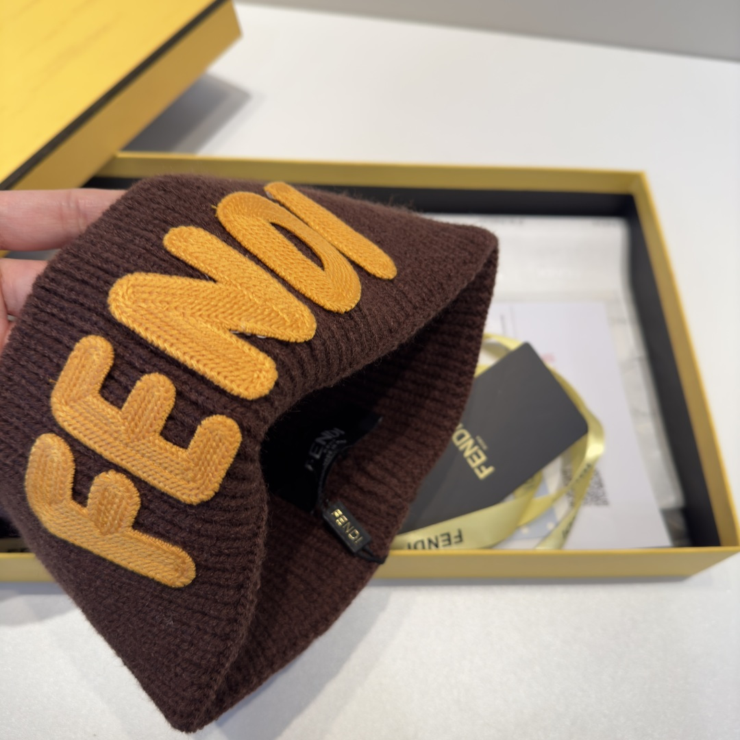 FENDI芬迪 老花系列毛线帽，经典FF中古单品，气质穿搭单品，质量杠杠👍