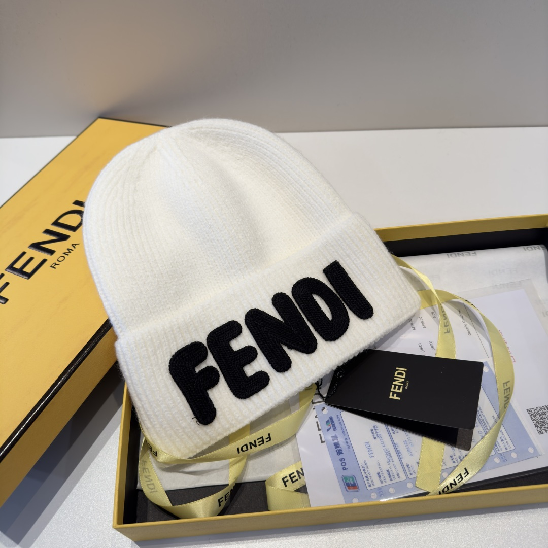 FENDI芬迪 老花系列毛线帽，经典FF中古单品，气质穿搭单品，质量杠杠👍