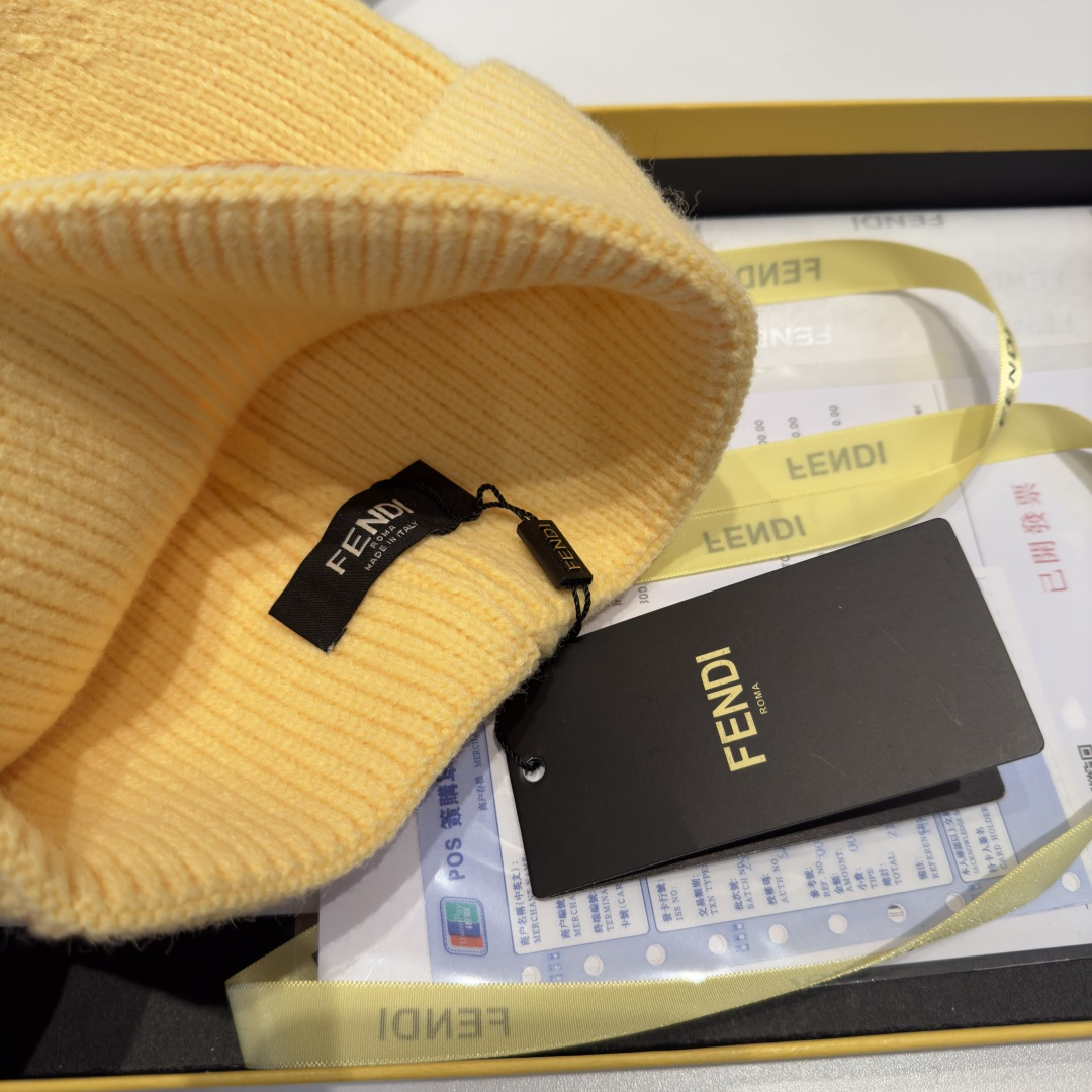 FENDI芬迪 老花系列毛线帽，经典FF中古单品，气质穿搭单品，质量杠杠👍