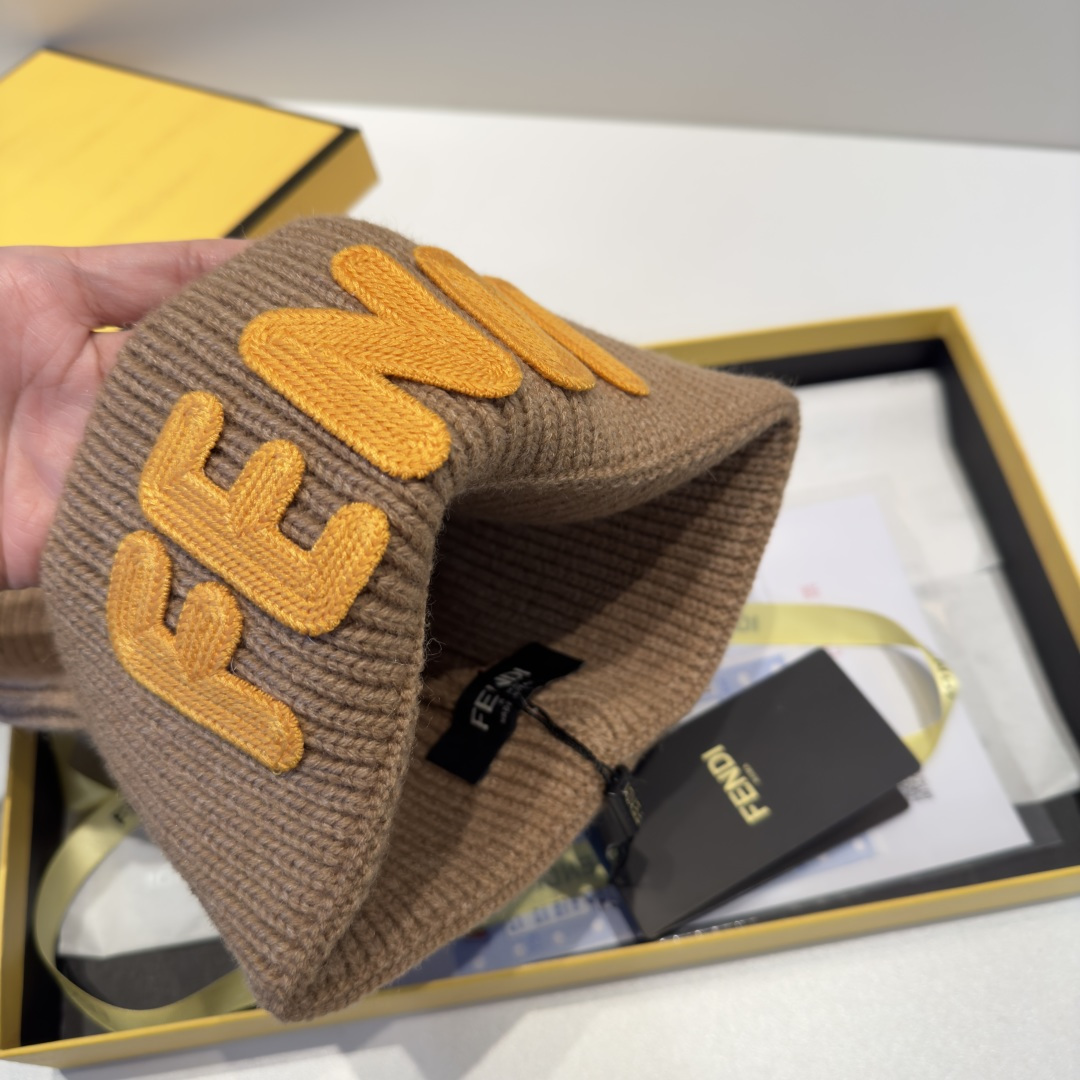 FENDI芬迪 老花系列毛线帽，经典FF中古单品，气质穿搭单品，质量杠杠👍