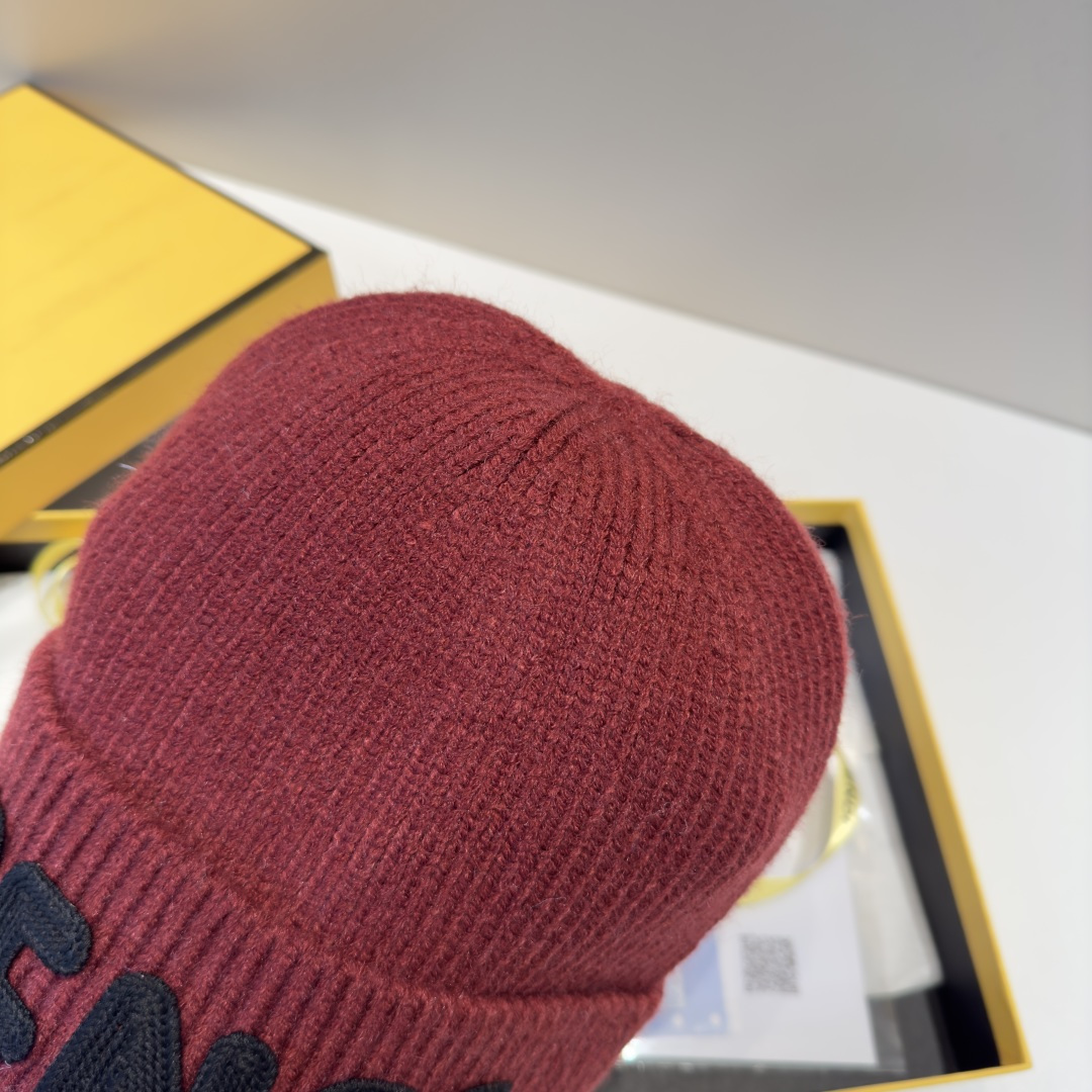 FENDI芬迪 老花系列毛线帽，经典FF中古单品，气质穿搭单品，质量杠杠👍