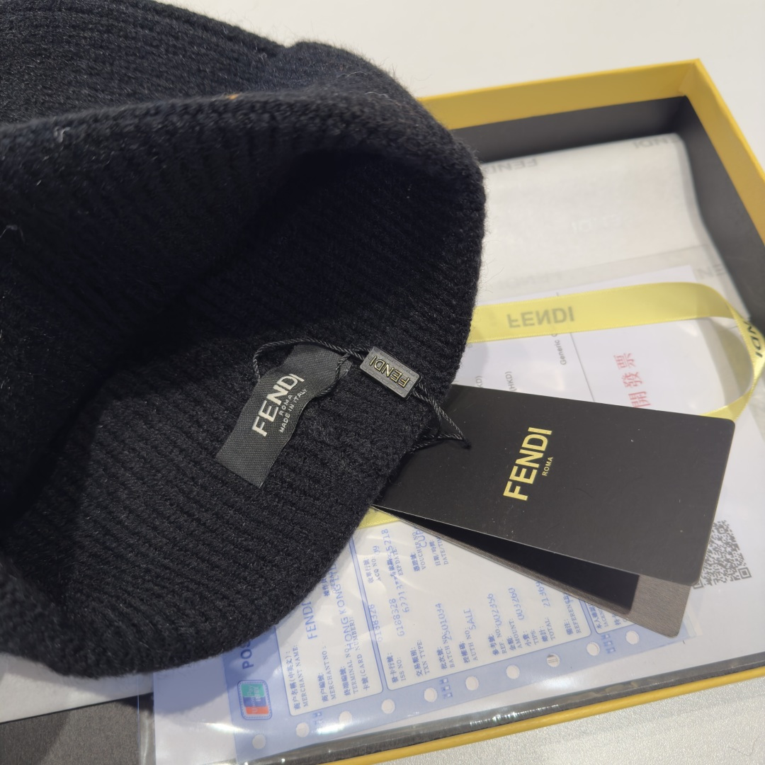 FENDI芬迪 老花系列毛线帽，经典FF中古单品，气质穿搭单品，质量杠杠👍