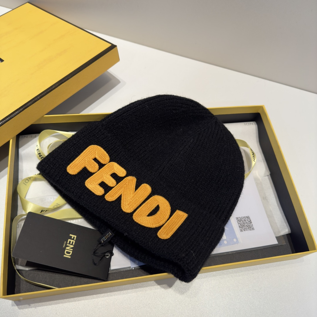 FENDI芬迪 老花系列毛线帽，经典FF中古单品，气质穿搭单品，质量杠杠👍