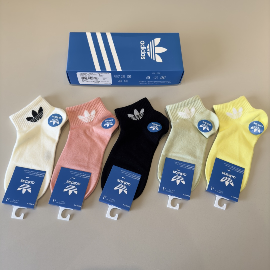 p60 adidas（阿迪达斯）新款早秋中款袜，款式经典，时尚高级！💗大牌出街，潮人必备，颜色百搭🔥（一盒5双）