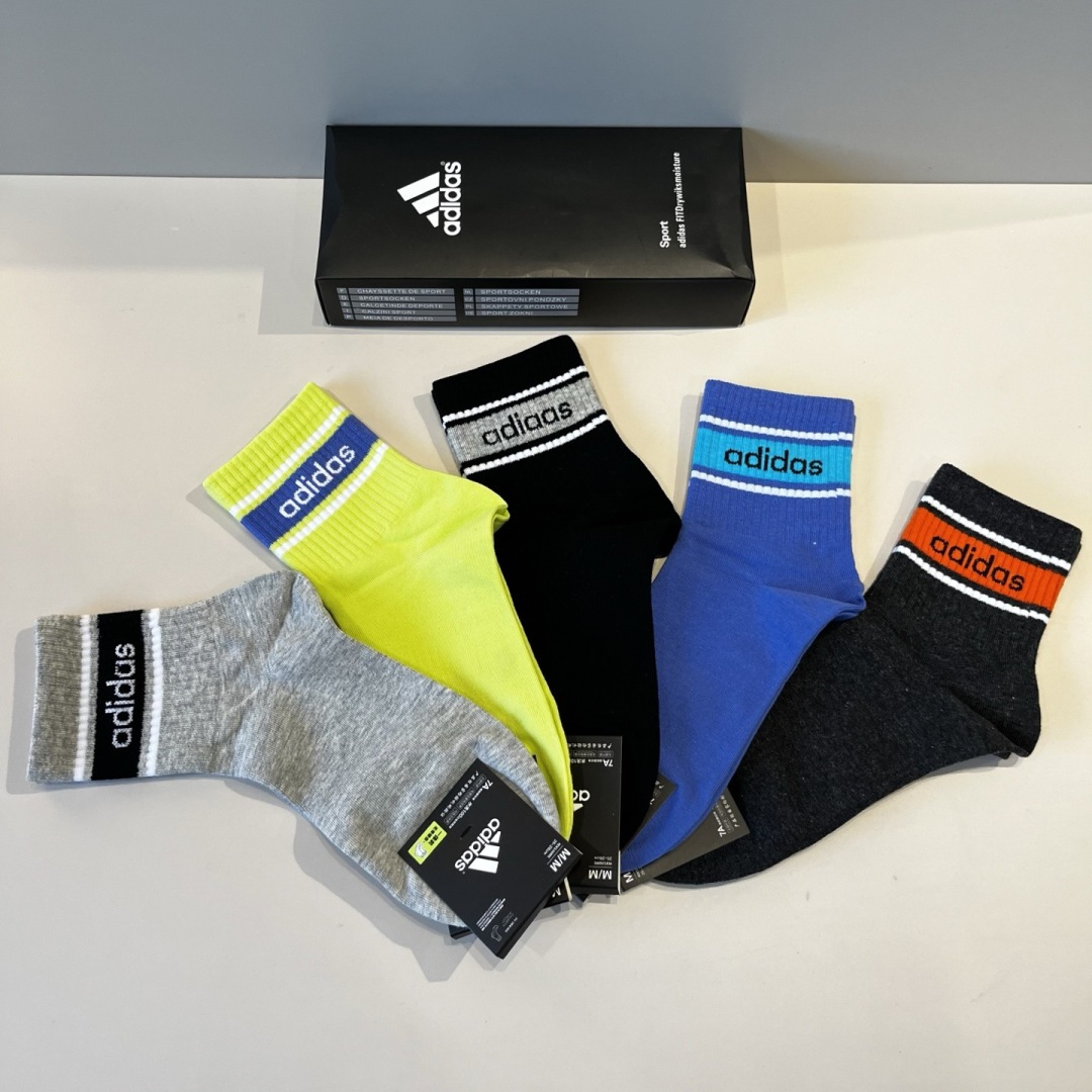 p65 adidas（阿迪达斯）新款早秋中款袜，款式经典，时尚高级！💗大牌出街，潮人必备，颜色百搭🔥（一盒5双）