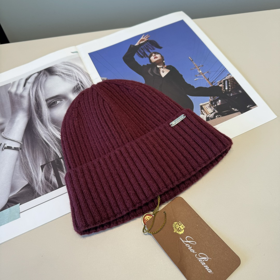 LP最新毛线帽 时尚前卫的休闲设计风格，戴上头就是这样好看看哦，做工精细，男女同款！