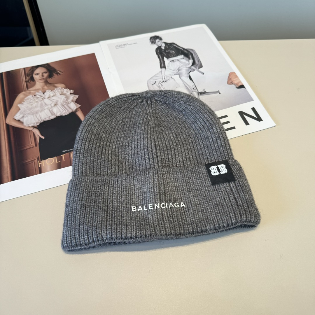 NO:604594,BALENCIAGA's new woolen hat comes in cool colors and has different styles for men and women. The first batch will be shipped first!  A must-buy for Paris fans!  Hats bucket hat, baseball cap, knitted hat, hat, balenciaga, balenciaga, espadrilles, hats19860909BALENCIAGA巴黎世家新款毛线帽 很酷的色系,男女佩戴都有不同style,第一批抢先出货！巴黎粉必入款！帽子渔夫帽棒球帽针织帽,帽子,balenciaga,balenciaga,espadrilles,hats,hat
