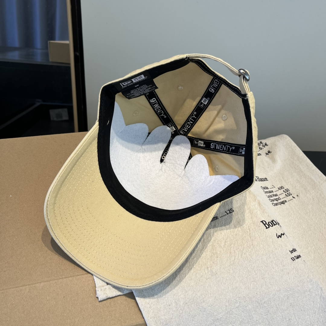 潮牌♥️棒球帽🧢官网新品棒球帽，原单品质火爆来袭 🔥🎩 工艺非常精美 高档大气上档次！低调奢华，方便携带