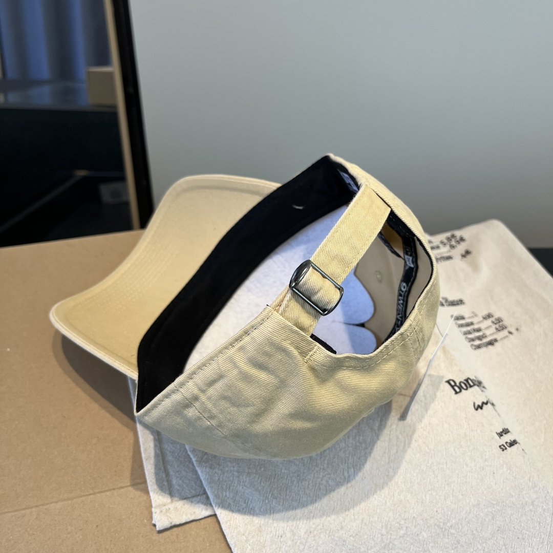 潮牌♥️棒球帽🧢官网新品棒球帽，原单品质火爆来袭 🔥🎩 工艺非常精美 高档大气上档次！低调奢华，方便携带