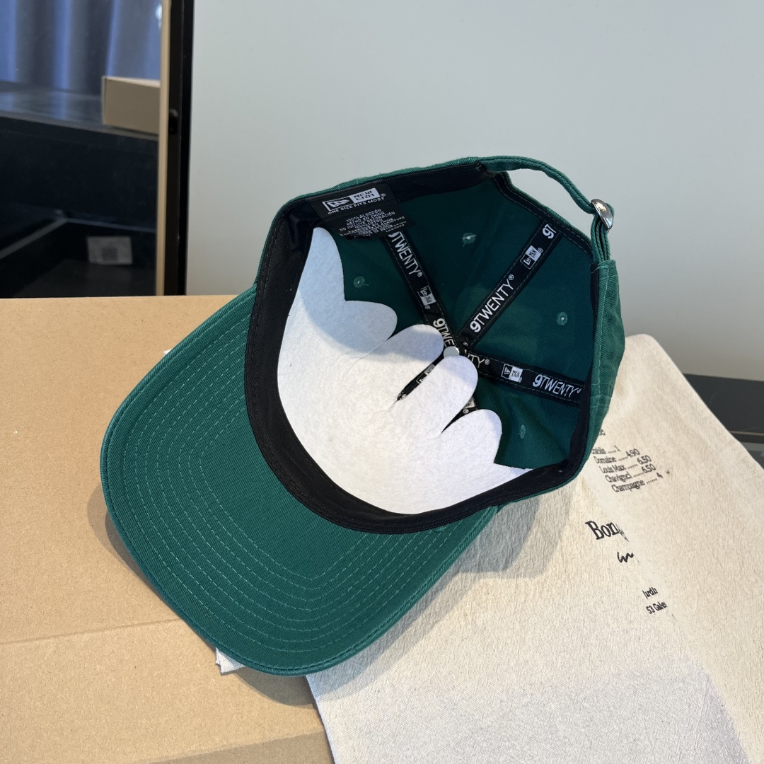 潮牌♥️棒球帽🧢官网新品棒球帽，原单品质火爆来袭 🔥🎩 工艺非常精美 高档大气上档次！低调奢华，方便携带