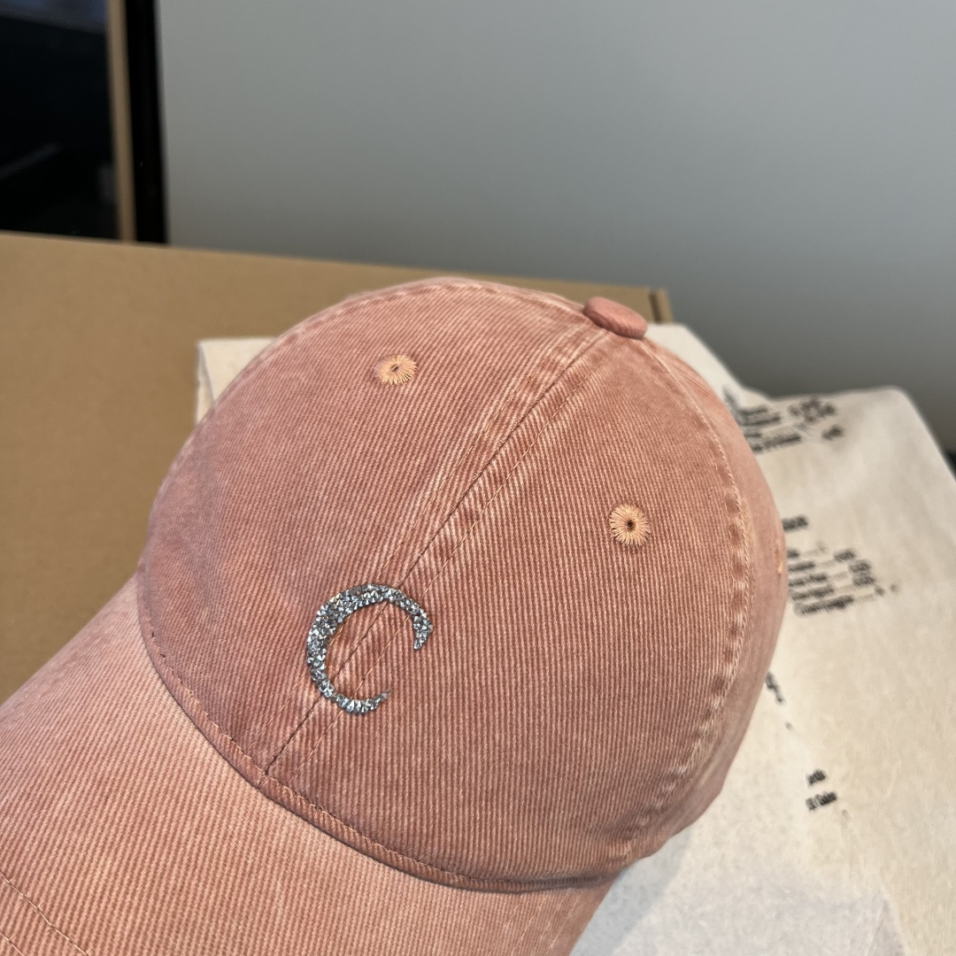 【CELINE赛琳】新款经典休闲潮流款 棒球帽日韩风格，随便搭配都超好看！出门旅游，绝对要入手的一款