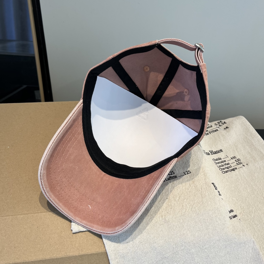 【CELINE赛琳】新款经典休闲潮流款 棒球帽日韩风格，随便搭配都超好看！出门旅游，绝对要入手的一款