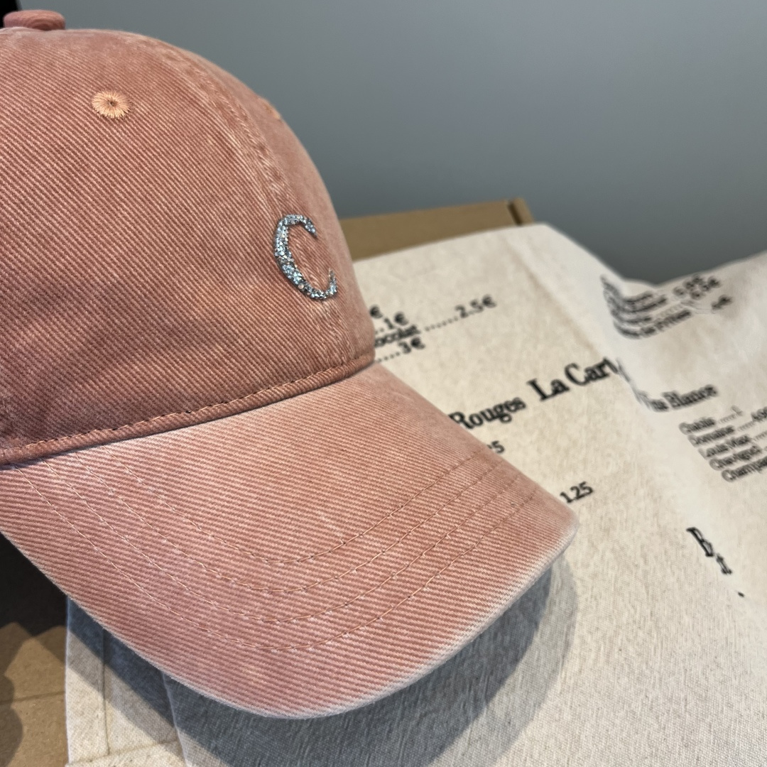 【CELINE赛琳】新款经典休闲潮流款 棒球帽日韩风格，随便搭配都超好看！出门旅游，绝对要入手的一款