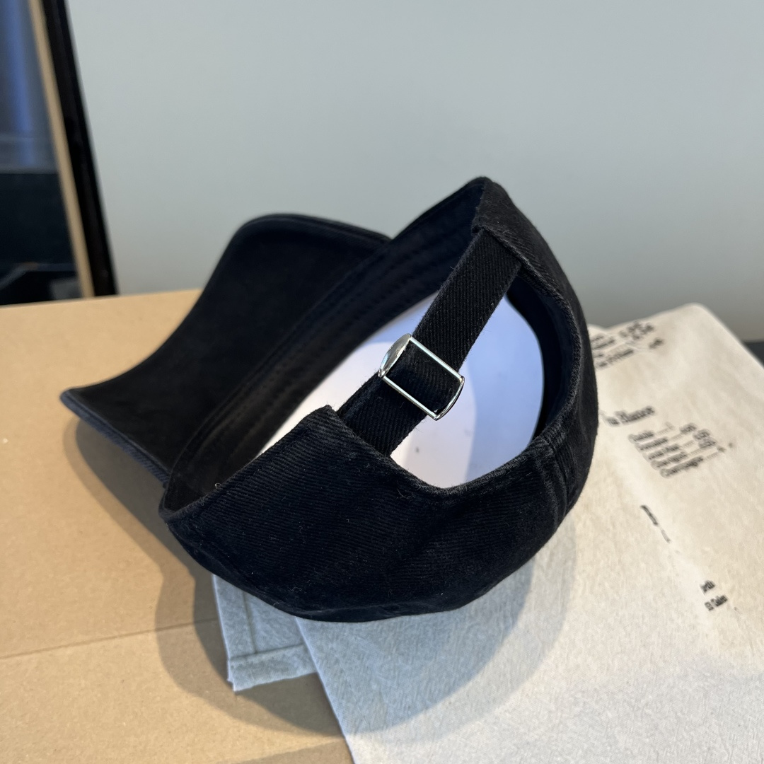 【CELINE赛琳】新款经典休闲潮流款 棒球帽日韩风格，随便搭配都超好看！出门旅游，绝对要入手的一款