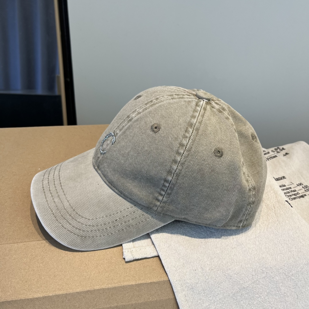 【CELINE赛琳】新款经典休闲潮流款 棒球帽日韩风格，随便搭配都超好看！出门旅游，绝对要入手的一款