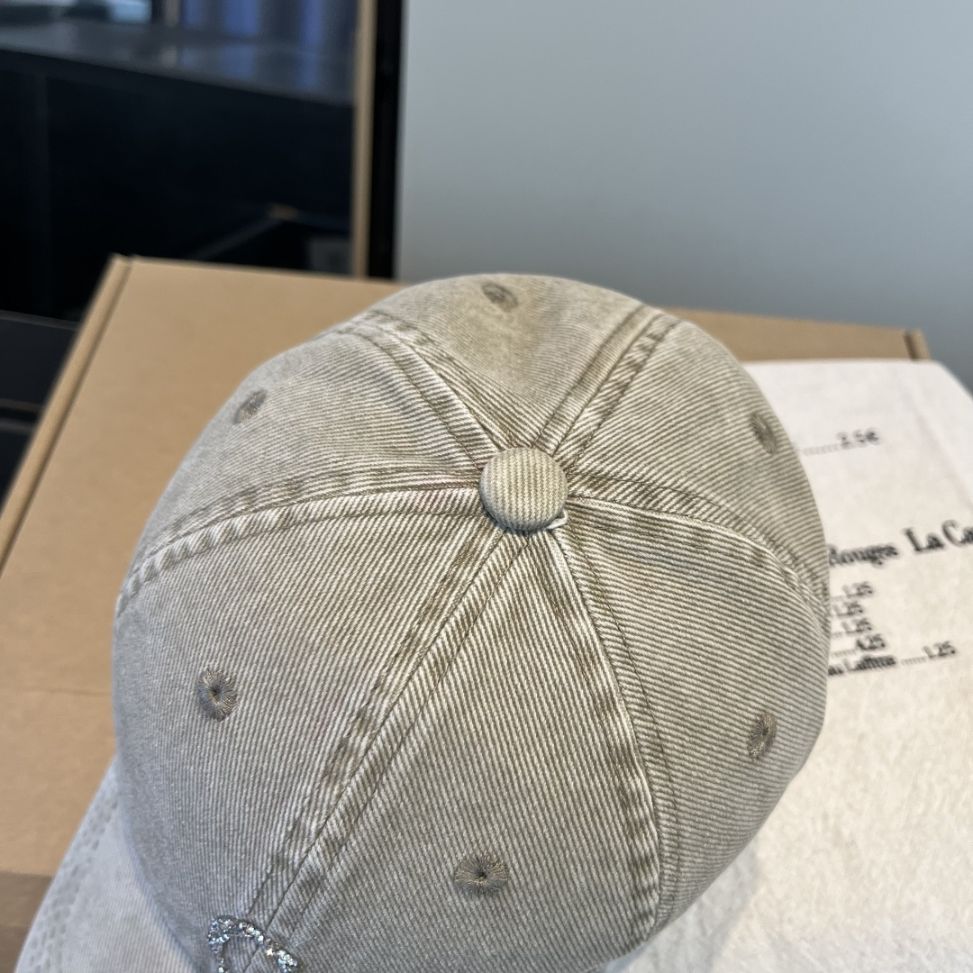 【CELINE赛琳】新款经典休闲潮流款 棒球帽日韩风格，随便搭配都超好看！出门旅游，绝对要入手的一款