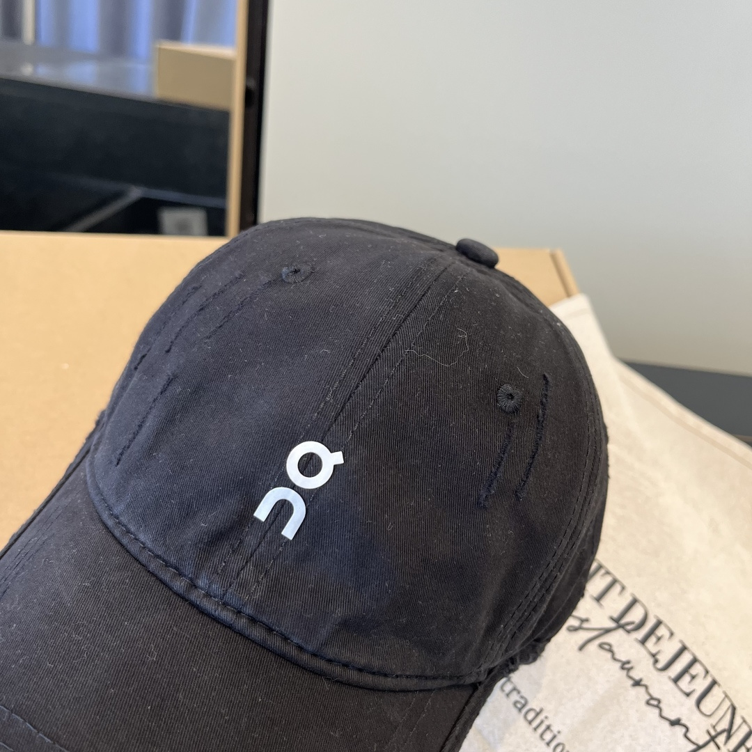 潮牌♥️棒球帽🧢官网新品棒球帽，原单品质火爆来袭 🔥🎩 工艺非常精美 高档大气上档次！低调奢华，方便携带