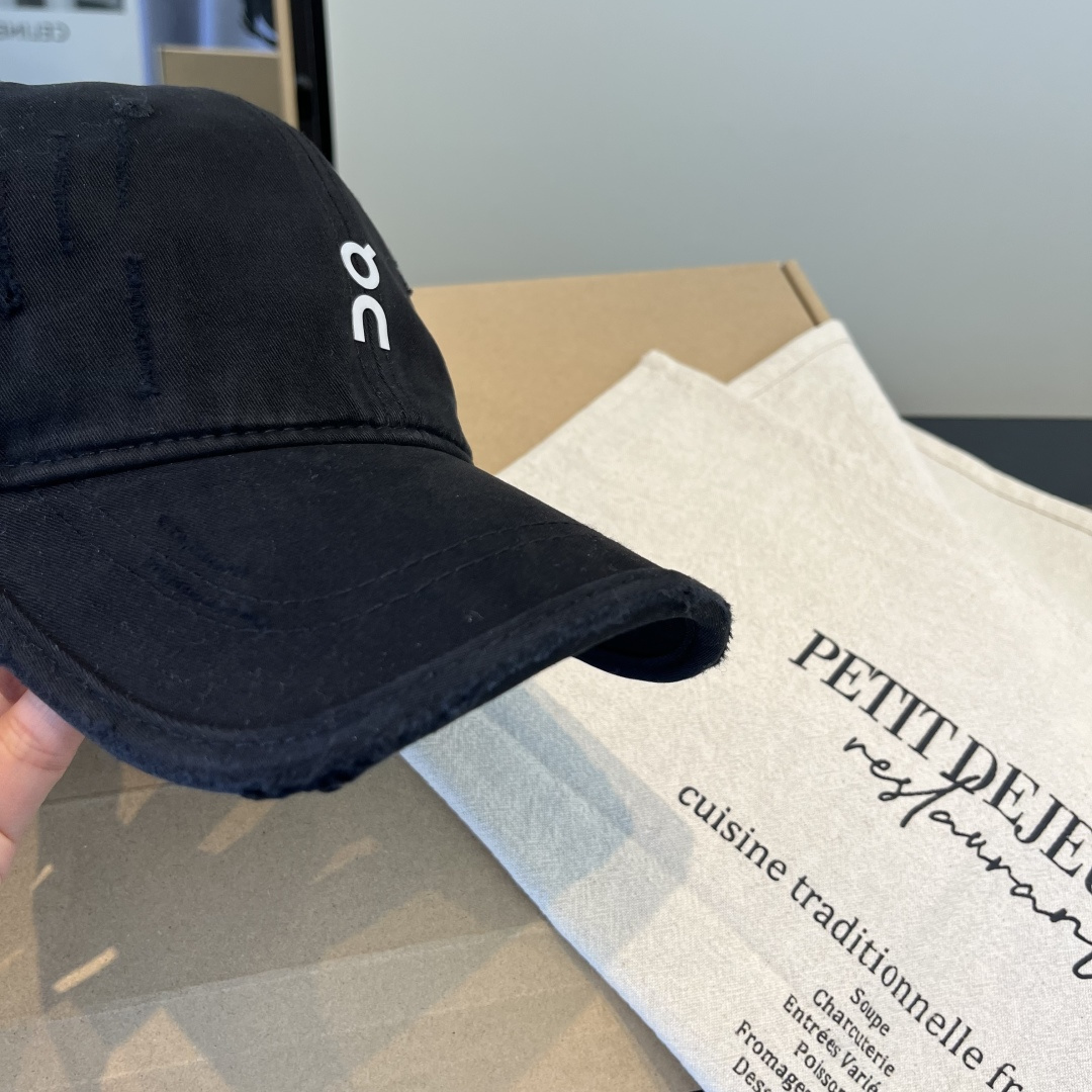 潮牌♥️棒球帽🧢官网新品棒球帽，原单品质火爆来袭 🔥🎩 工艺非常精美 高档大气上档次！低调奢华，方便携带