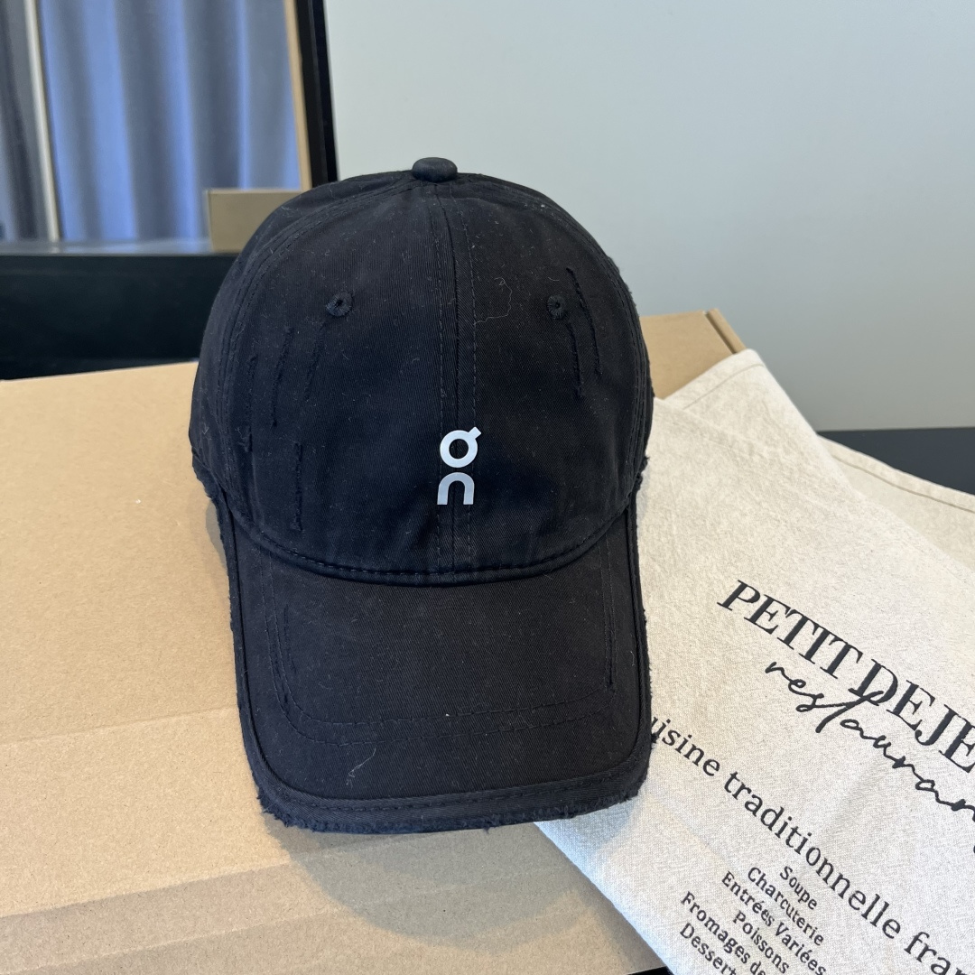 潮牌♥️棒球帽🧢官网新品棒球帽，原单品质火爆来袭 🔥🎩 工艺非常精美 高档大气上档次！低调奢华，方便携带