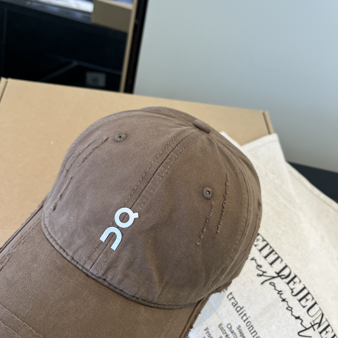 潮牌♥️棒球帽🧢官网新品棒球帽，原单品质火爆来袭 🔥🎩 工艺非常精美 高档大气上档次！低调奢华，方便携带