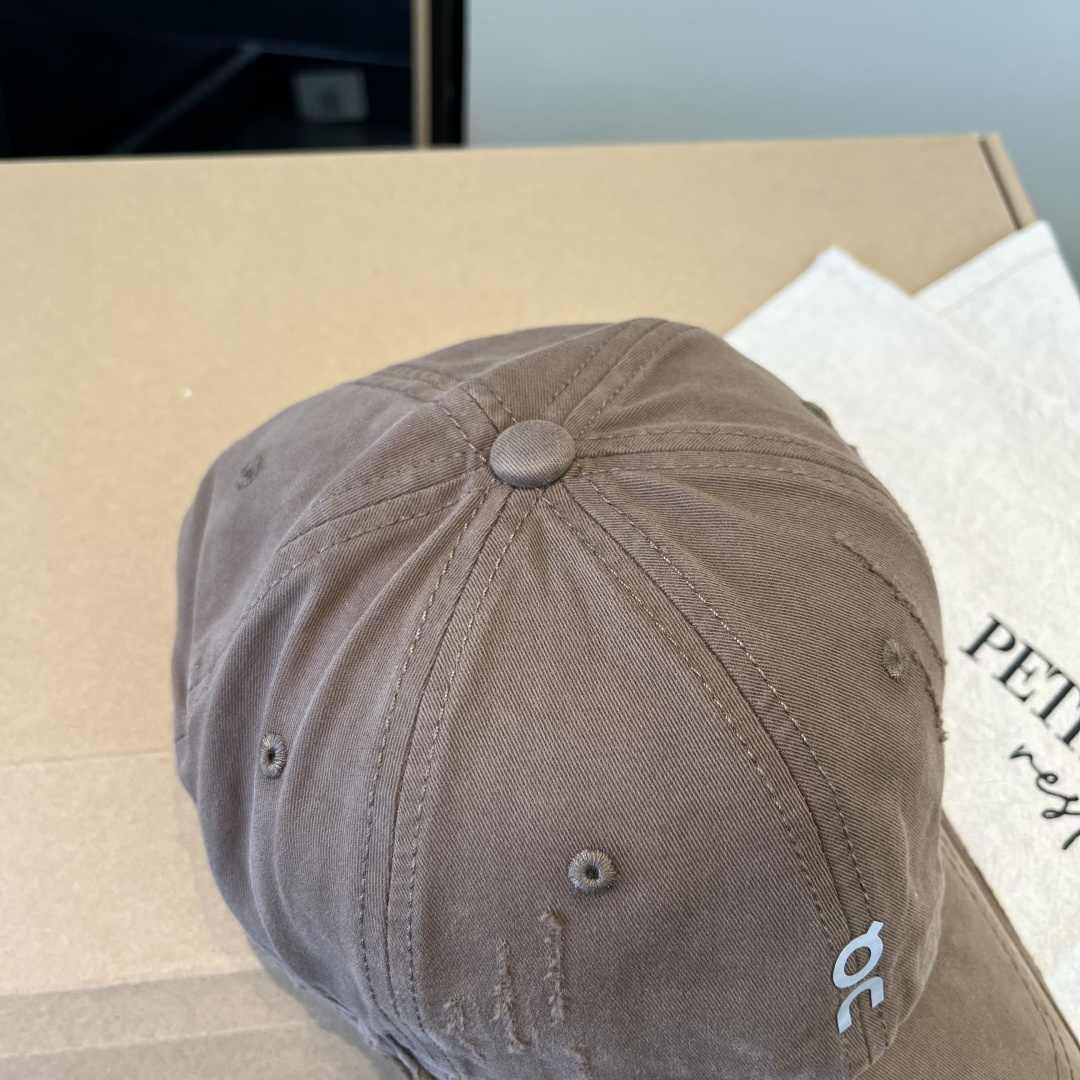 潮牌♥️棒球帽🧢官网新品棒球帽，原单品质火爆来袭 🔥🎩 工艺非常精美 高档大气上档次！低调奢华，方便携带