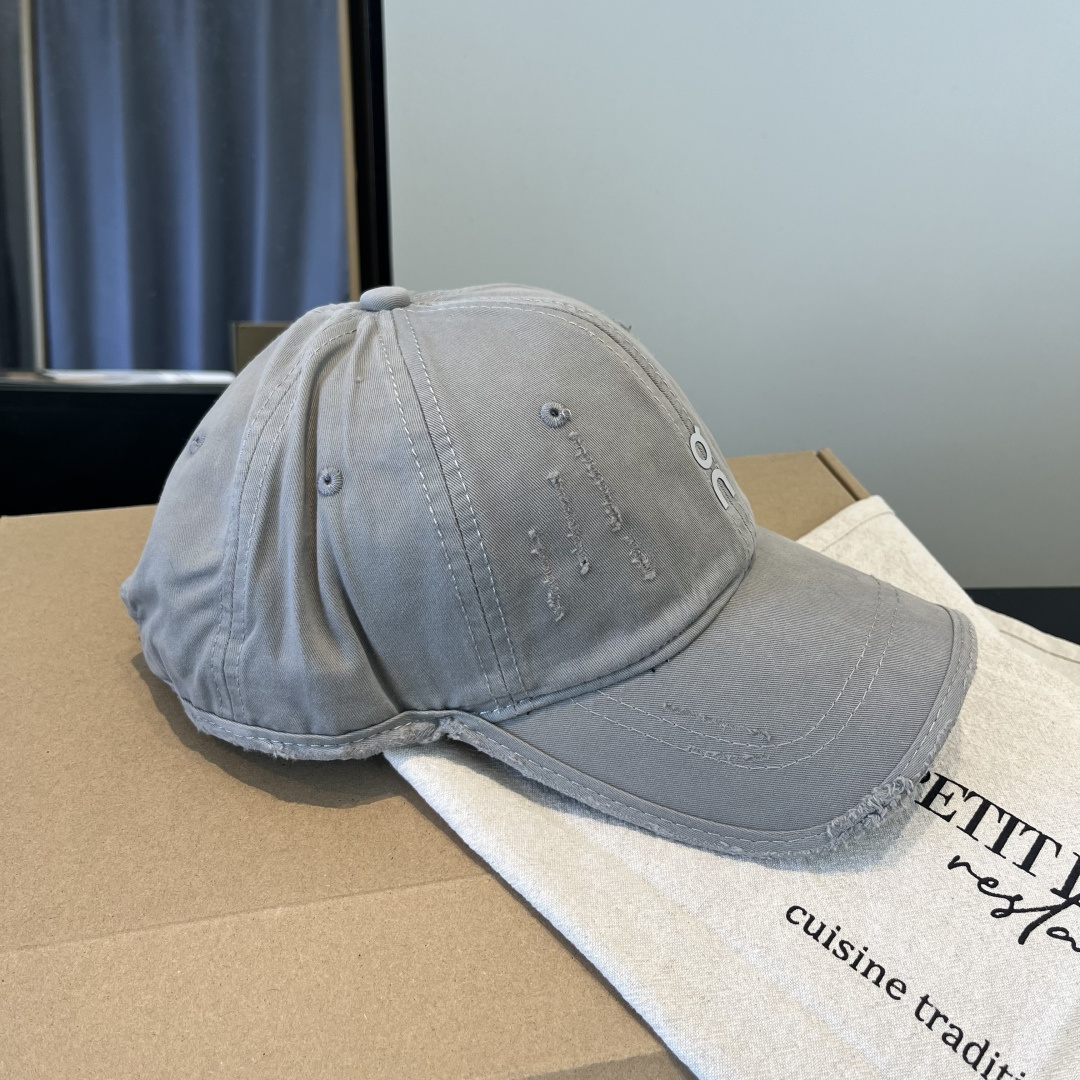 潮牌♥️棒球帽🧢官网新品棒球帽，原单品质火爆来袭 🔥🎩 工艺非常精美 高档大气上档次！低调奢华，方便携带