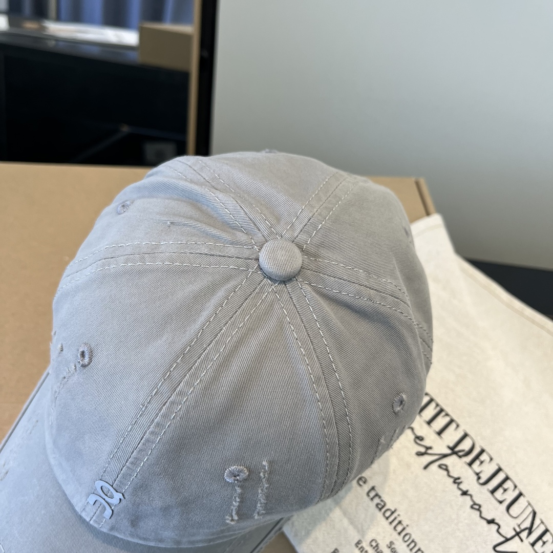 潮牌♥️棒球帽🧢官网新品棒球帽，原单品质火爆来袭 🔥🎩 工艺非常精美 高档大气上档次！低调奢华，方便携带