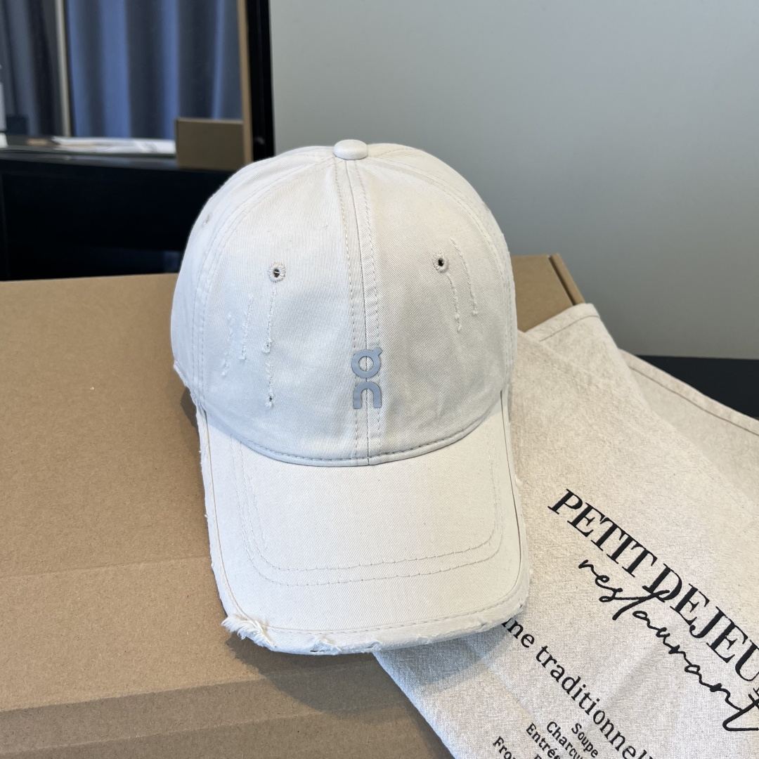 潮牌♥️棒球帽🧢官网新品棒球帽，原单品质火爆来袭 🔥🎩 工艺非常精美 高档大气上档次！低调奢华，方便携带