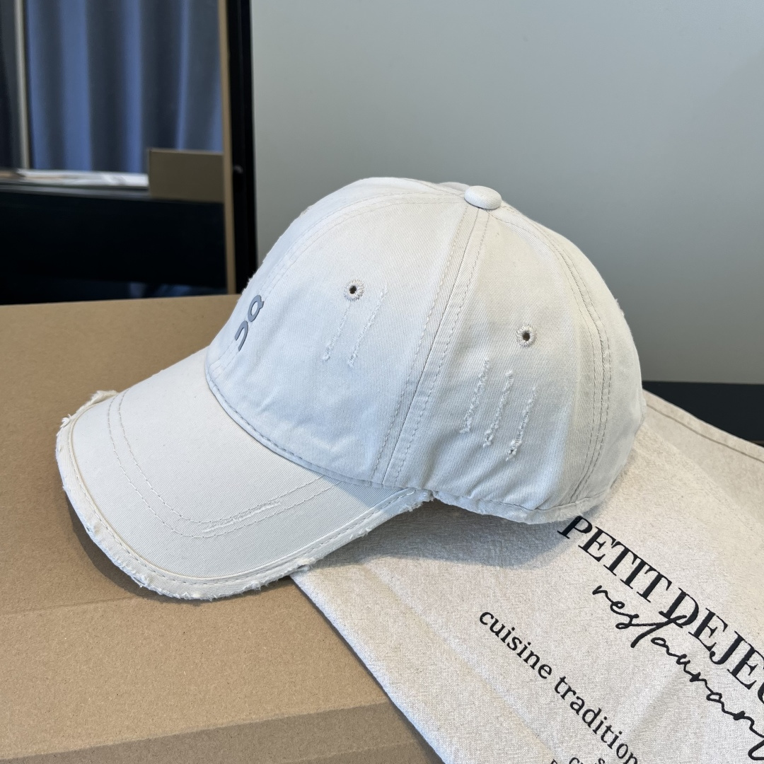 潮牌♥️棒球帽🧢官网新品棒球帽，原单品质火爆来袭 🔥🎩 工艺非常精美 高档大气上档次！低调奢华，方便携带