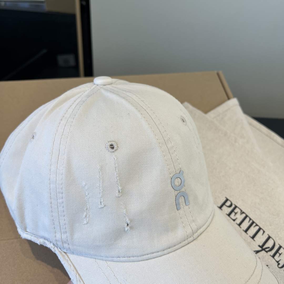 潮牌♥️棒球帽🧢官网新品棒球帽，原单品质火爆来袭 🔥🎩 工艺非常精美 高档大气上档次！低调奢华，方便携带